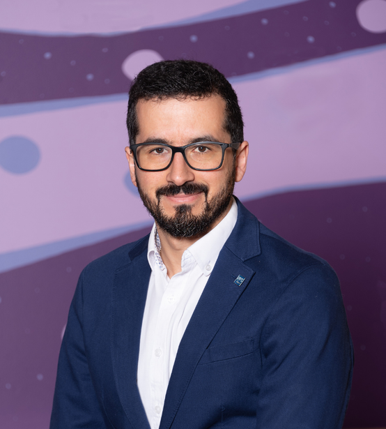 Dr. Alejandro López T.